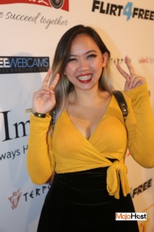 ynotcams2018_redcarpet394  